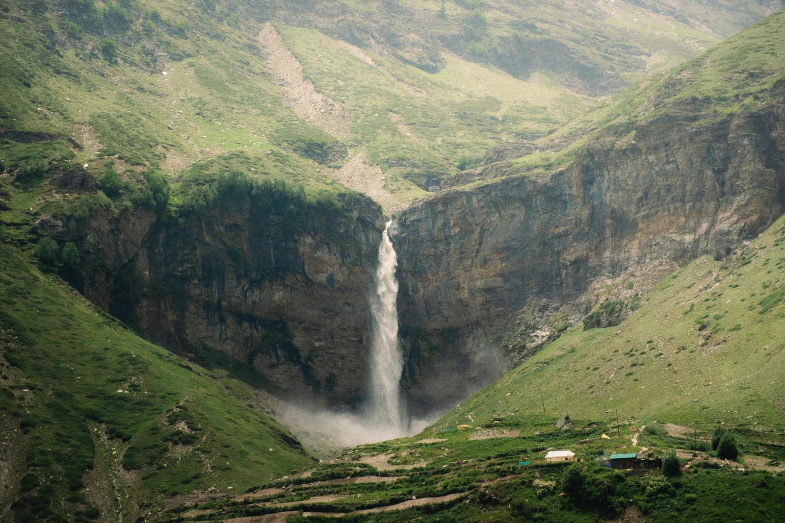 Amazing Himachal Holiday with Chandigarh                             